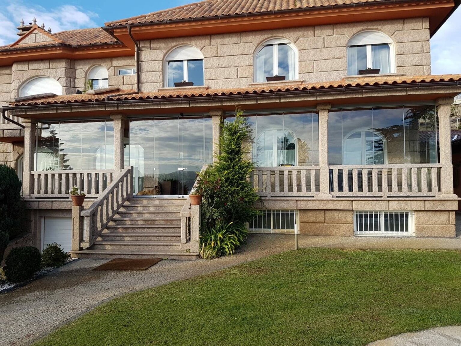 Proyecto de acristalamiento en Nigrán por Glassmon